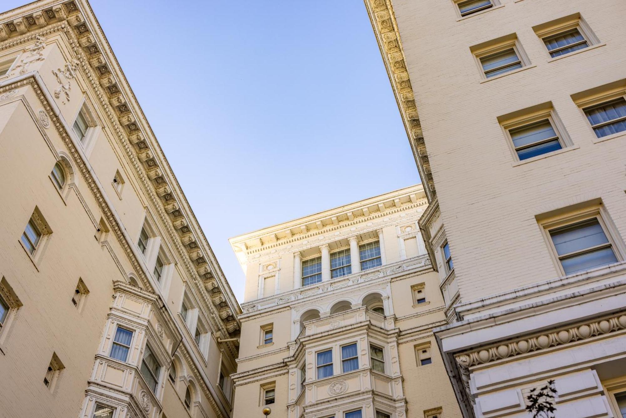 The Churchill Hotel Near Embassy Row Washington Exterior photo