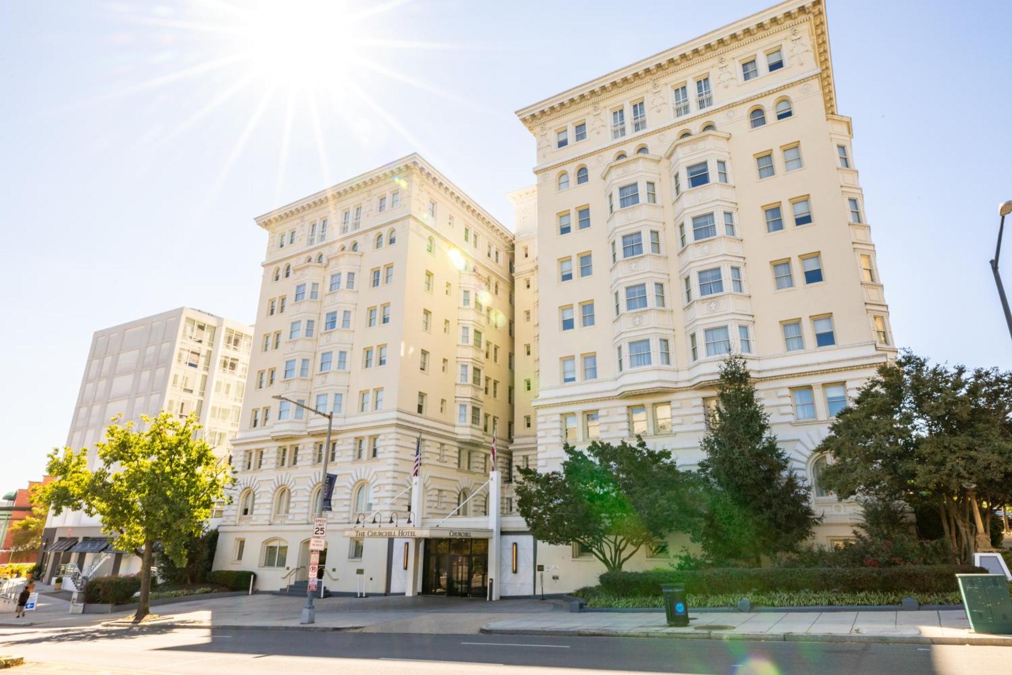 The Churchill Hotel Near Embassy Row Washington Exterior photo