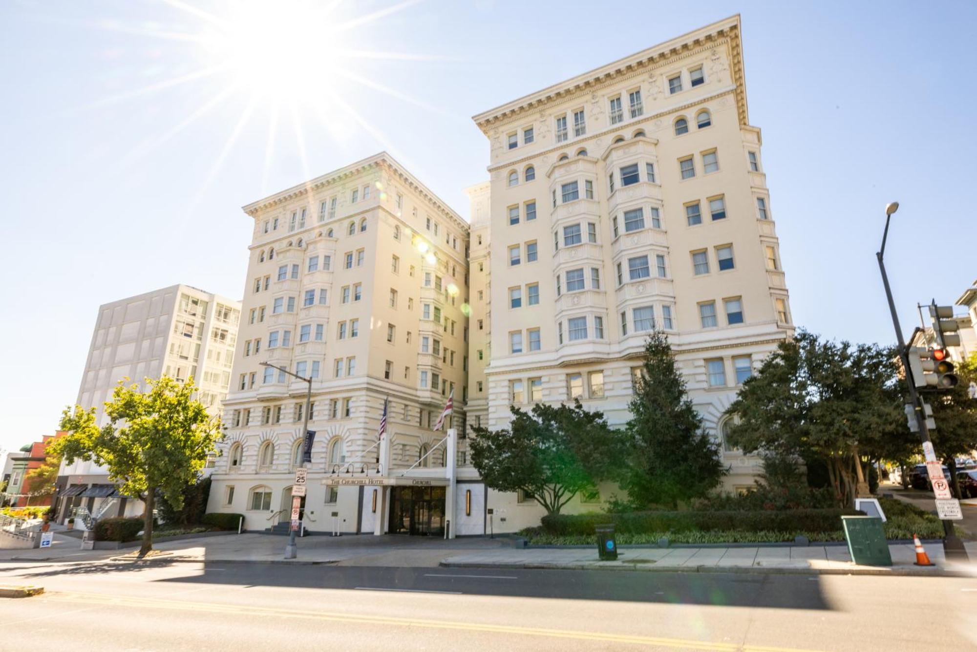 The Churchill Hotel Near Embassy Row Washington Exterior photo